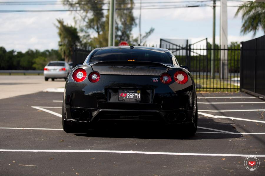  Nissan GT-R on Vossen Wheels (CG-202) 2017 года  (фото 14 из 51)